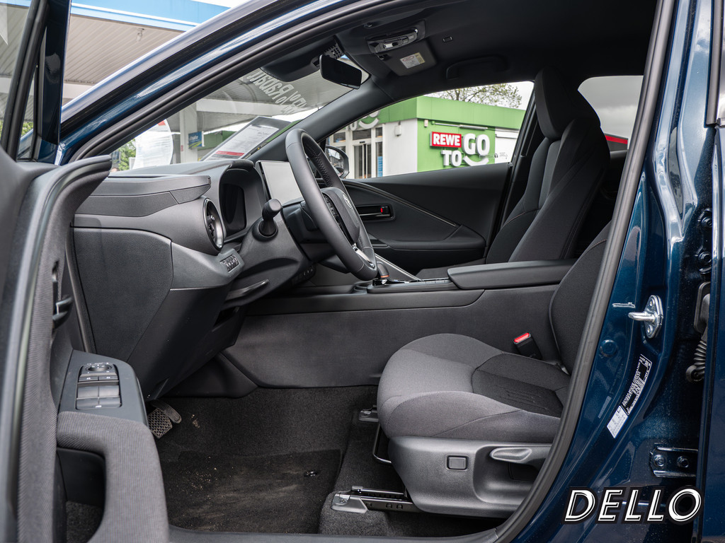 Fahrzeugansicht TOYOTA C-HR 2.0 Plug-In Hybrid FWD Teamplayer - Bild 8