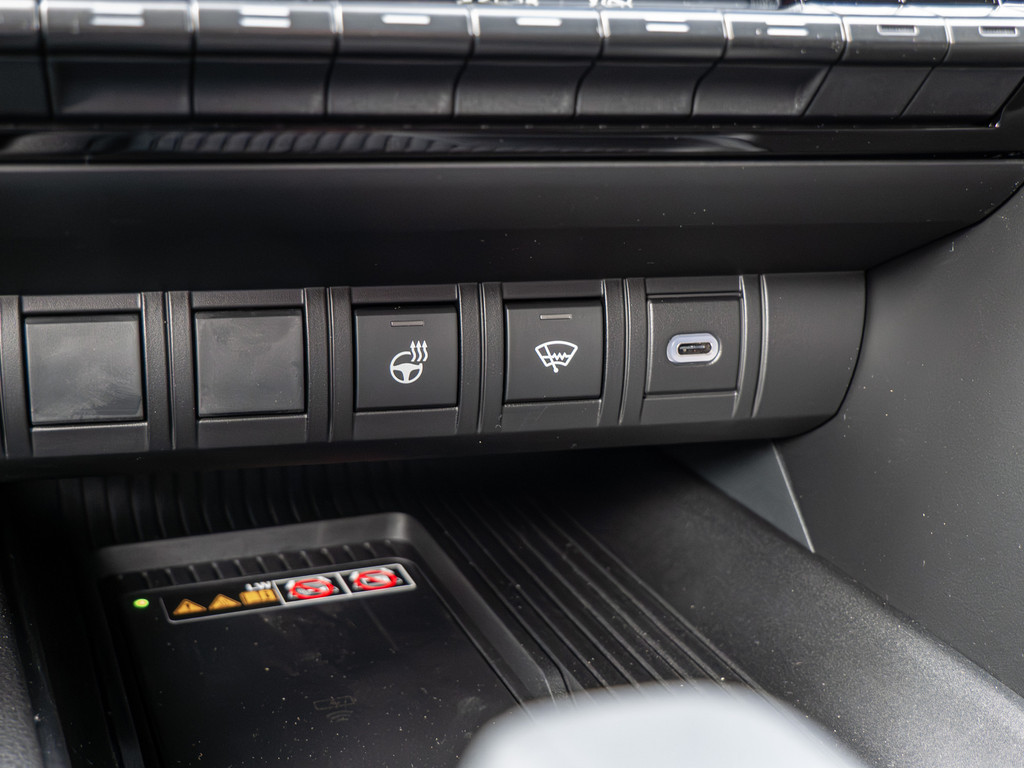 Fahrzeugansicht TOYOTA C-HR 2.0 Plug-In Hybrid FWD Teamplayer - Bild 16