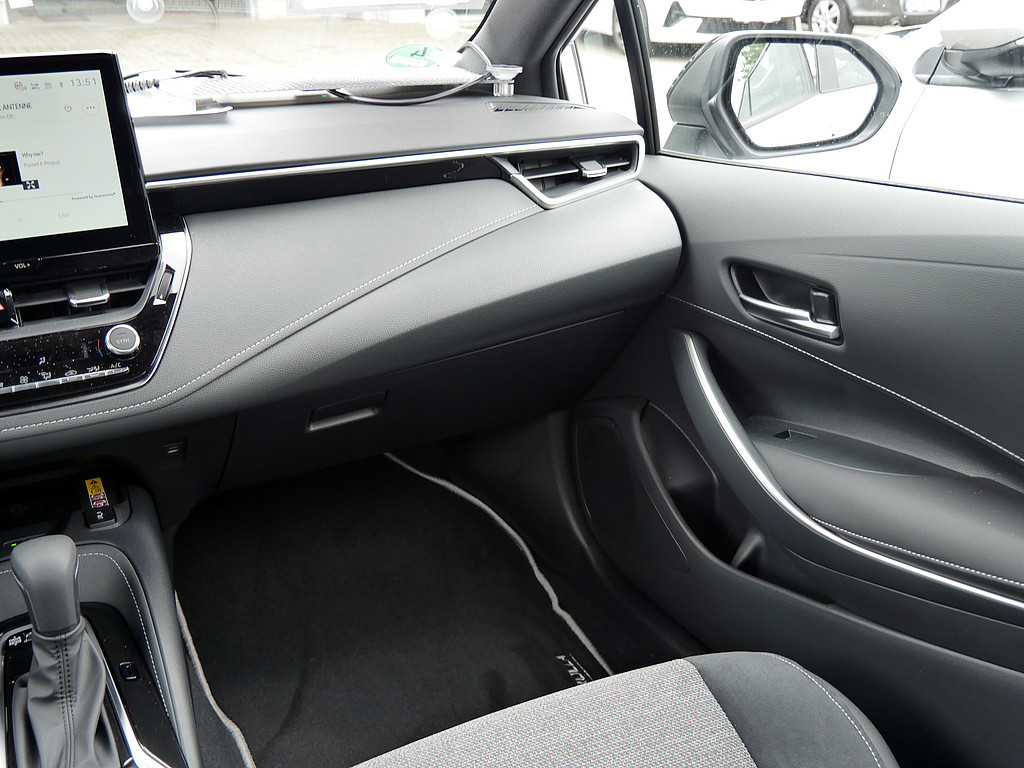Fahrzeugansicht TOYOTA Corolla TS 1.8 Hybrid Teamplayer - Bild 4