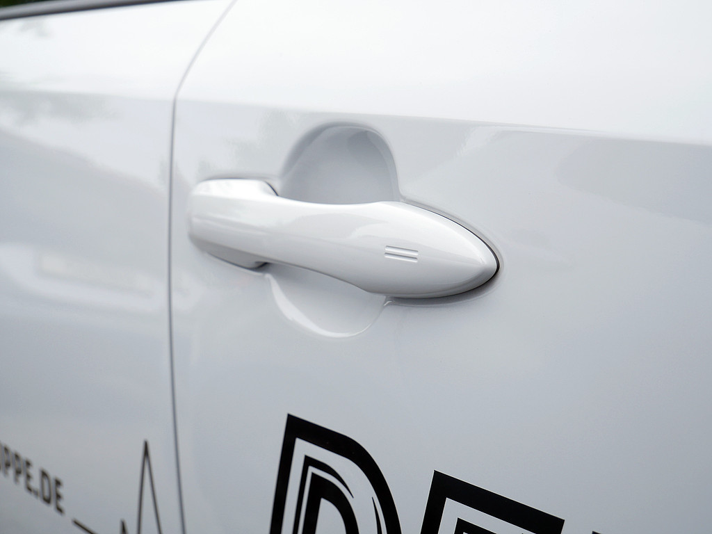 Fahrzeugansicht TOYOTA Corolla TS 1.8 Hybrid Teamplayer - Bild 5
