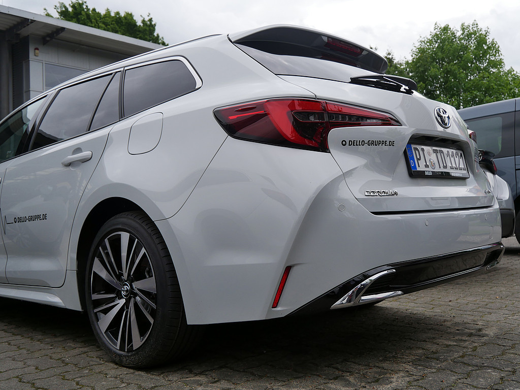 Fahrzeugansicht TOYOTA Corolla TS 1.8 Hybrid Teamplayer - Bild 35