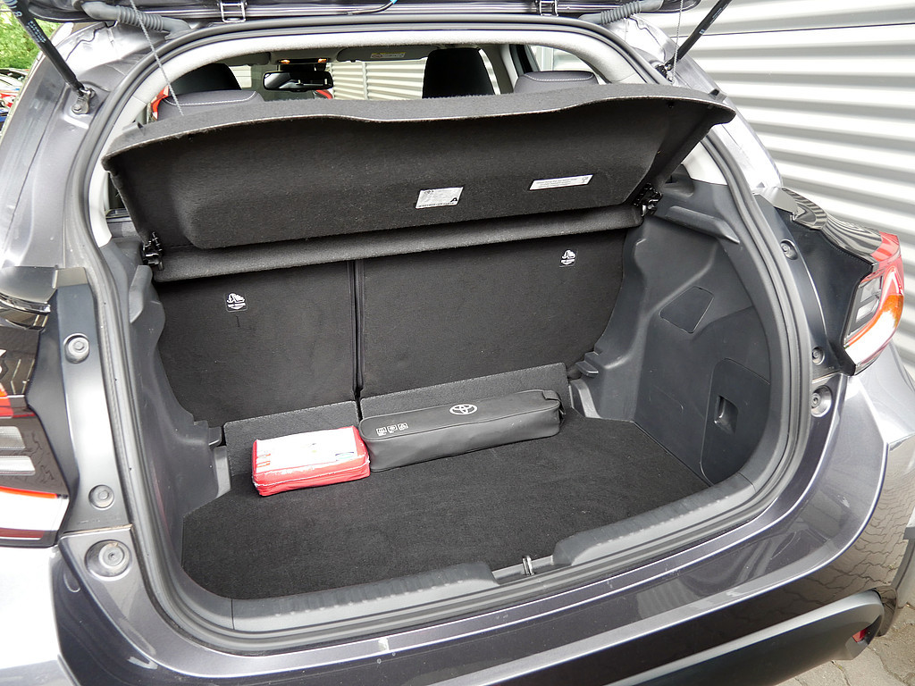 Fahrzeugansicht TOYOTA Yaris Hybrid 1.5 VVT-i Team D - Bild 2