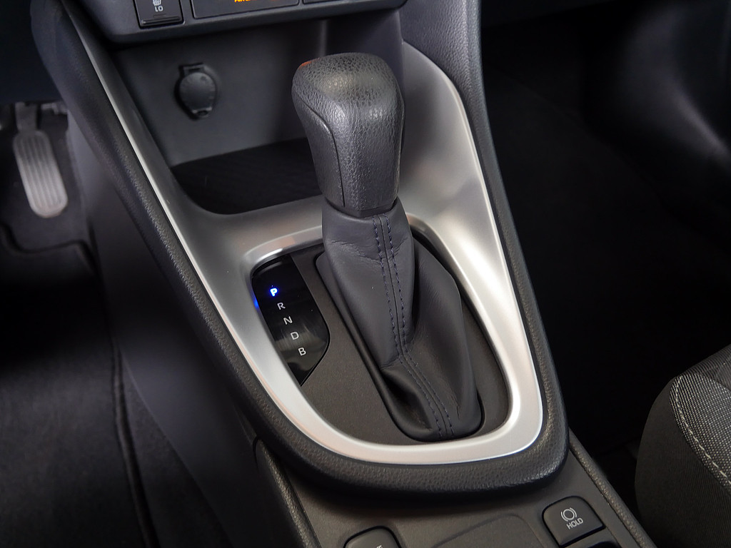 Fahrzeugansicht TOYOTA Yaris Hybrid 1.5 VVT-i Team D - Bild 10
