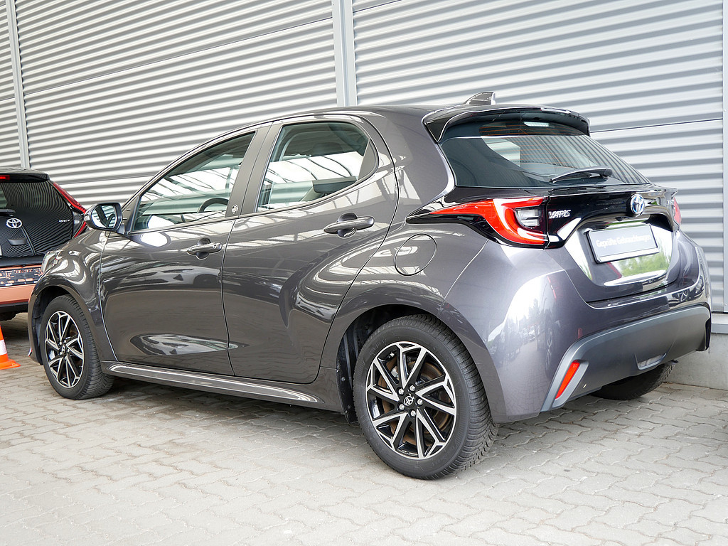 Fahrzeugansicht TOYOTA Yaris Hybrid 1.5 VVT-i Team D - Bild 25