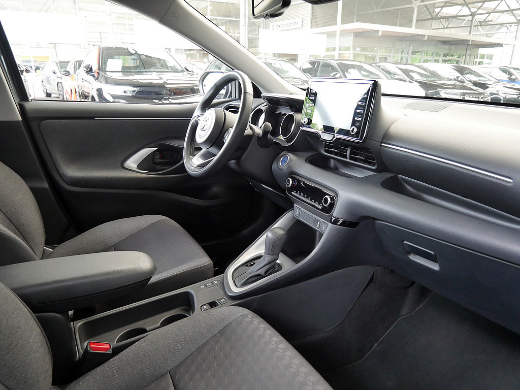 Fahrzeugansicht TOYOTA Yaris Hybrid 1.5 VVT-i Team D - Bild 26
