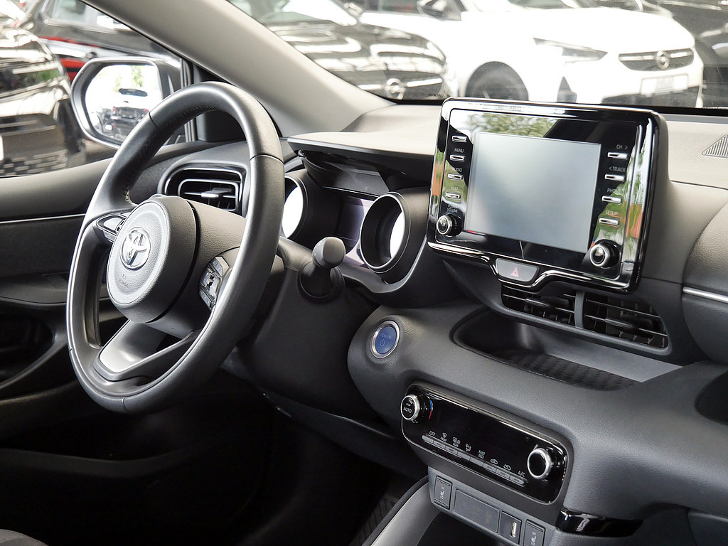 Fahrzeugansicht TOYOTA Yaris Hybrid 1.5 VVT-i Team D - Bild 27