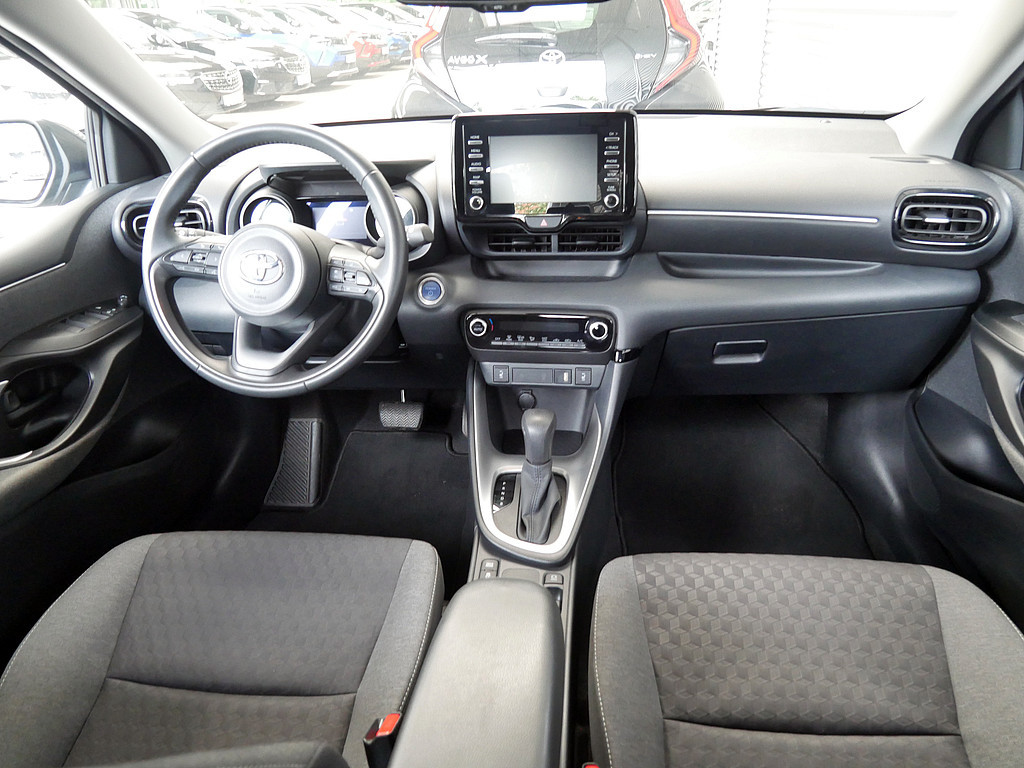 Fahrzeugansicht TOYOTA Yaris Hybrid 1.5 VVT-i Team D - Bild 29