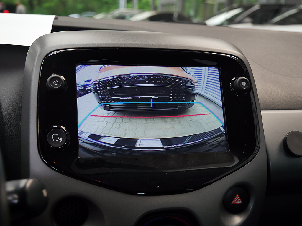 Fahrzeugansicht TOYOTA Aygo 1.0 X-play Club - Bild 8