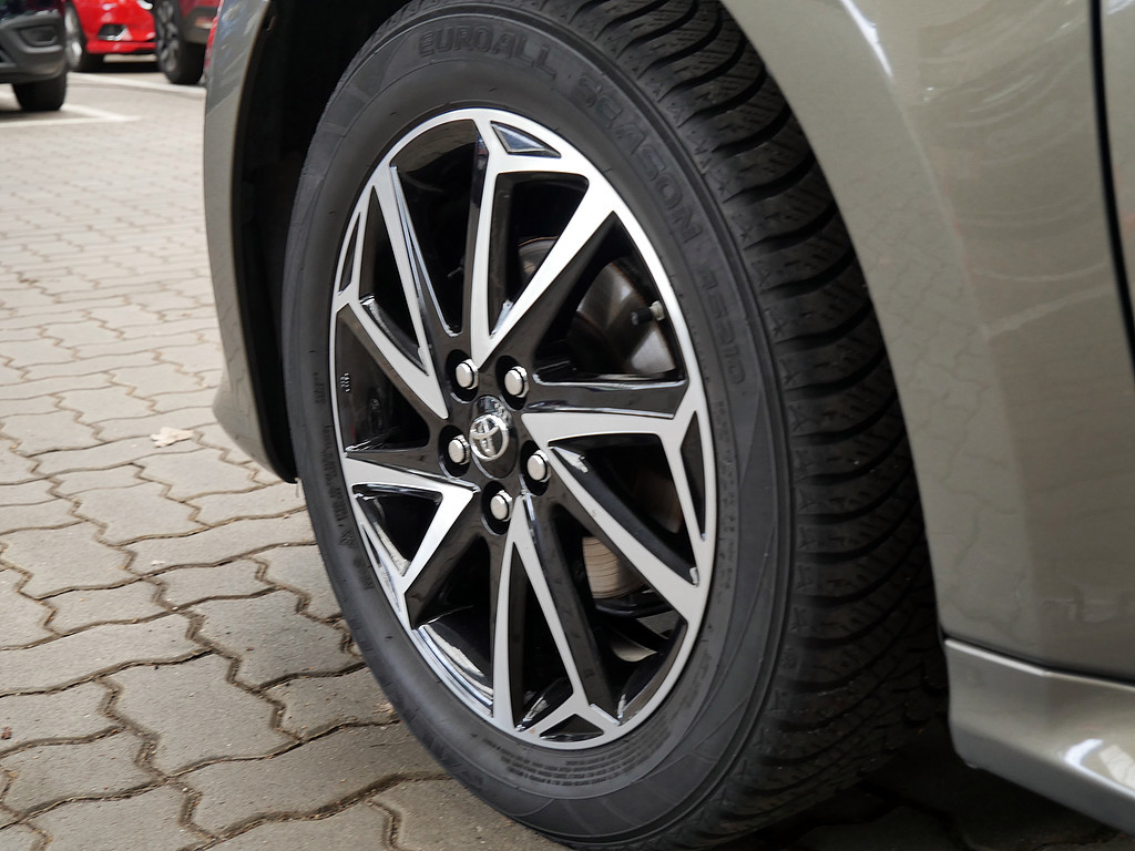 Fahrzeugansicht TOYOTA Yaris 1.5 VVT-i Team D - Bild 5