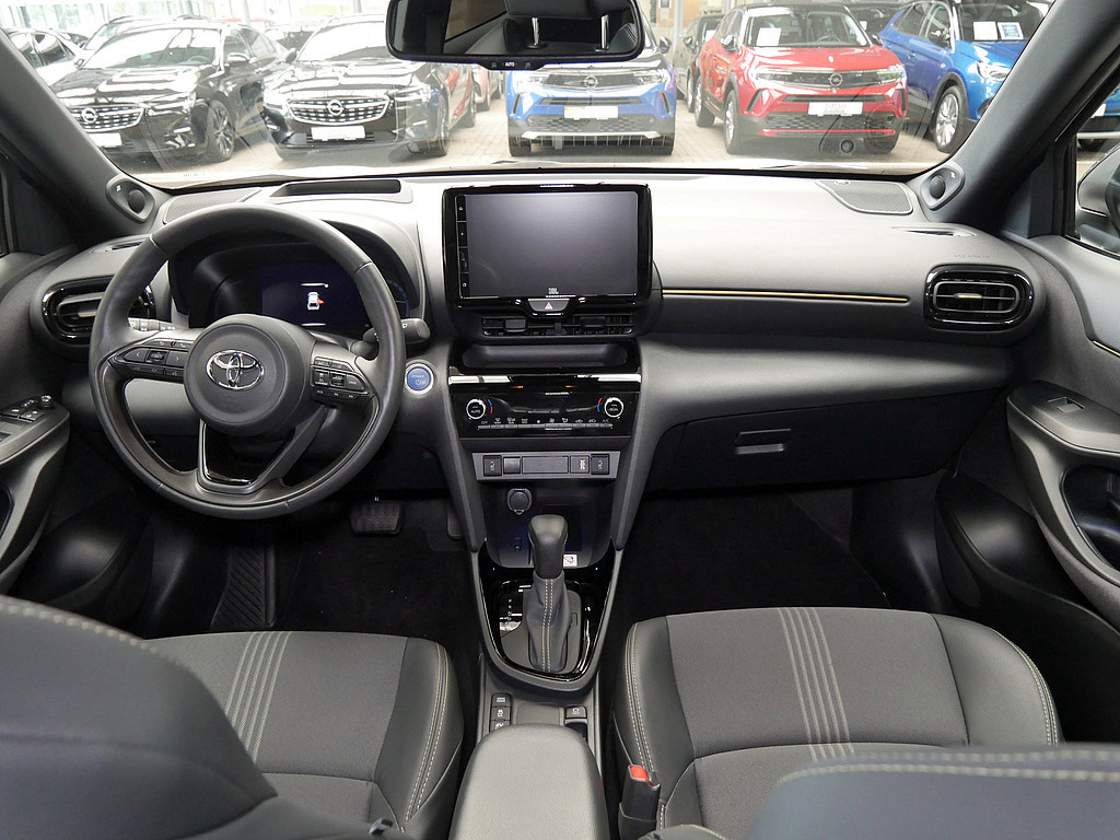 Fahrzeugansicht TOYOTA Yaris Cross Hybrid 1.5 VVT-i Adventure - Bild 2