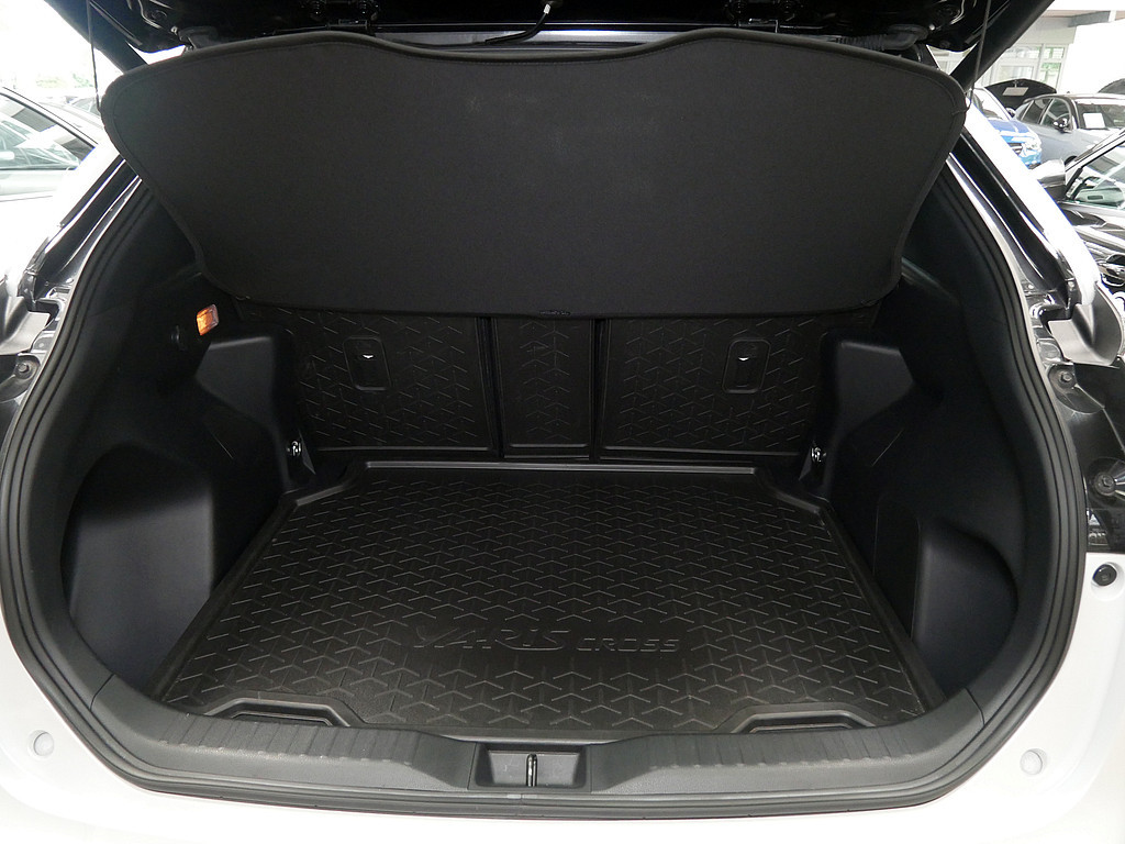 Fahrzeugansicht TOYOTA Yaris Cross Hybrid 1.5 VVT-i Adventure - Bild 5