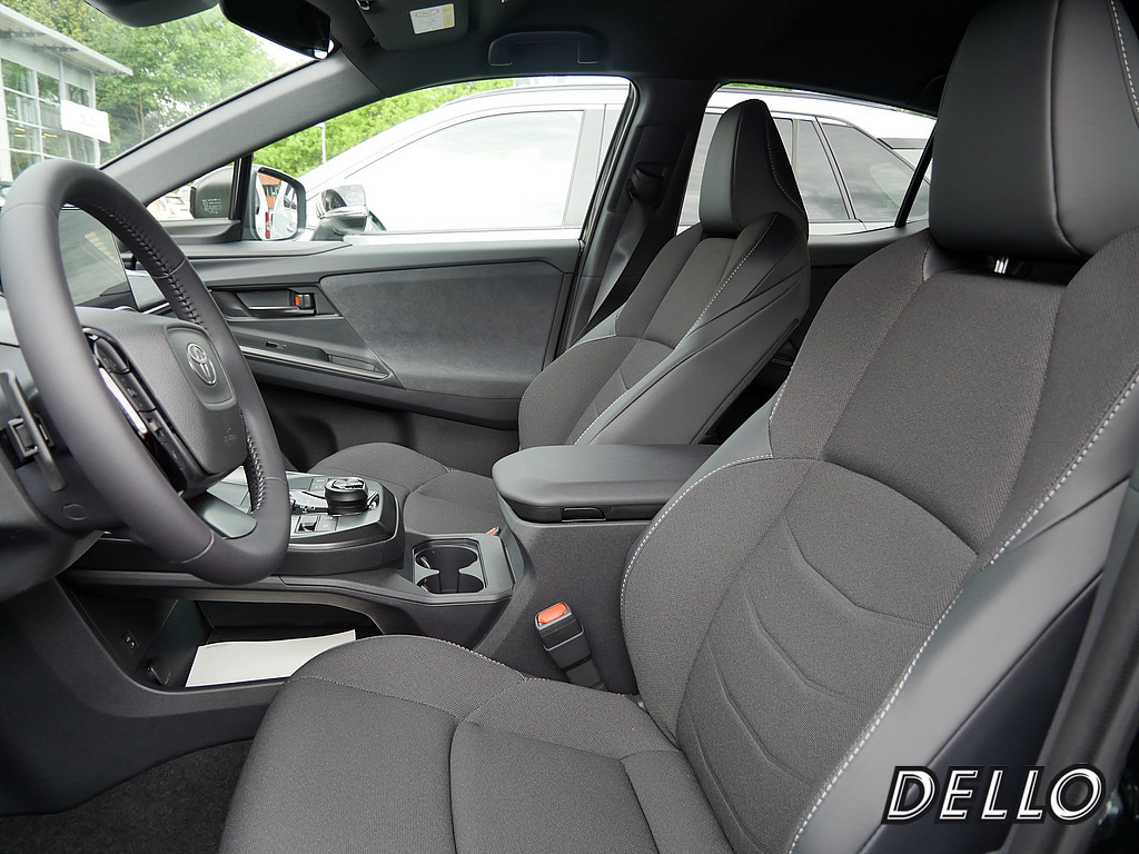 Fahrzeugansicht TOYOTA C-HR+ 165 kW Teamplayer - Bild 10