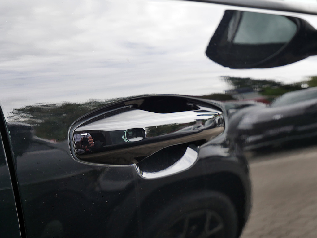 Fahrzeugansicht VOLVO XC40 T4 Momentum - Bild 3