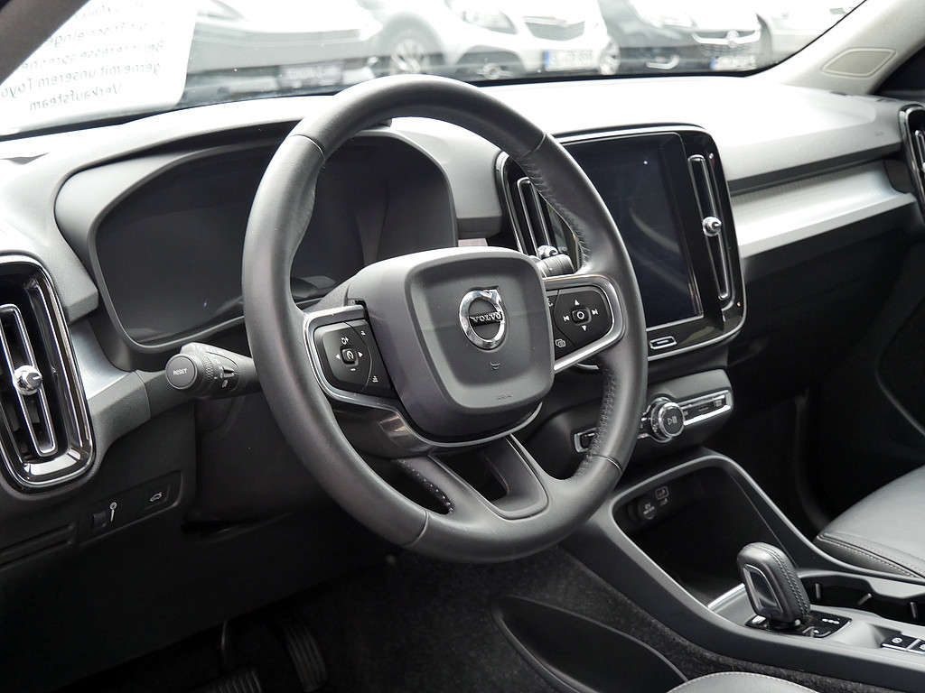 Fahrzeugansicht VOLVO XC40 T4 Momentum - Bild 5