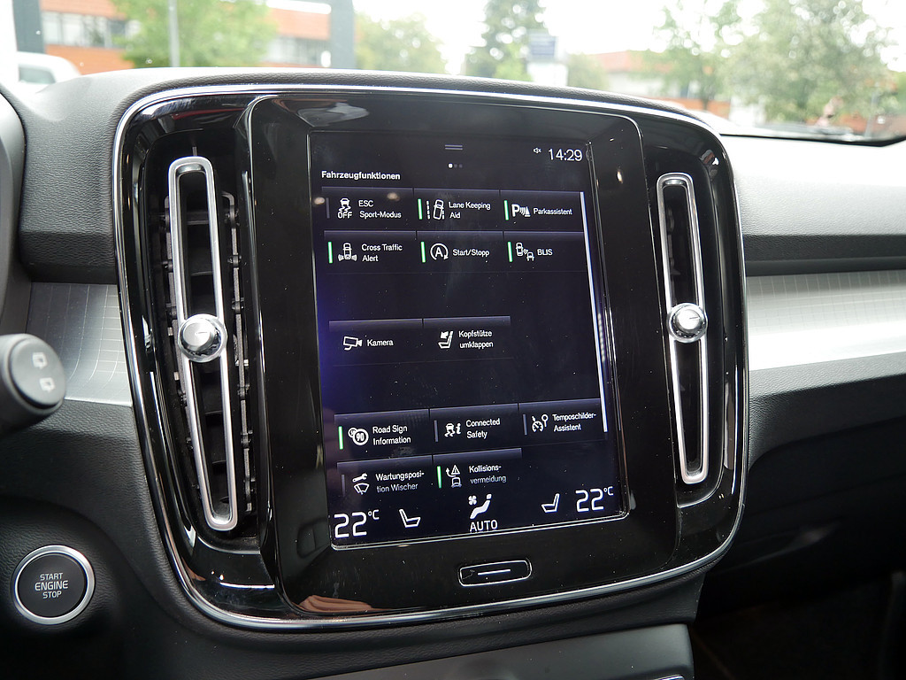 Fahrzeugansicht VOLVO XC40 T4 Momentum - Bild 15