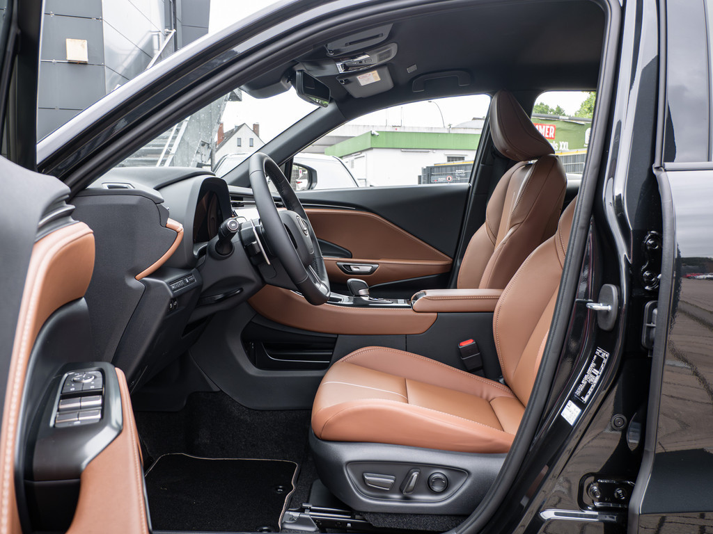 Fahrzeugansicht LEXUS LBX Relax - Bild 2