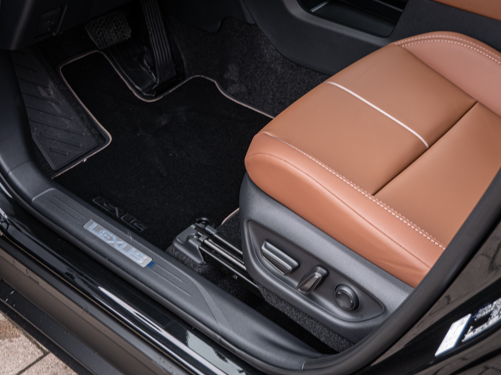 Fahrzeugansicht LEXUS LBX Relax - Bild 36