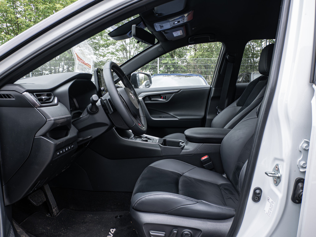 Fahrzeugansicht TOYOTA RAV4 2.5 Plug-in Hybrid 4x4 GR Sport - Bild 43