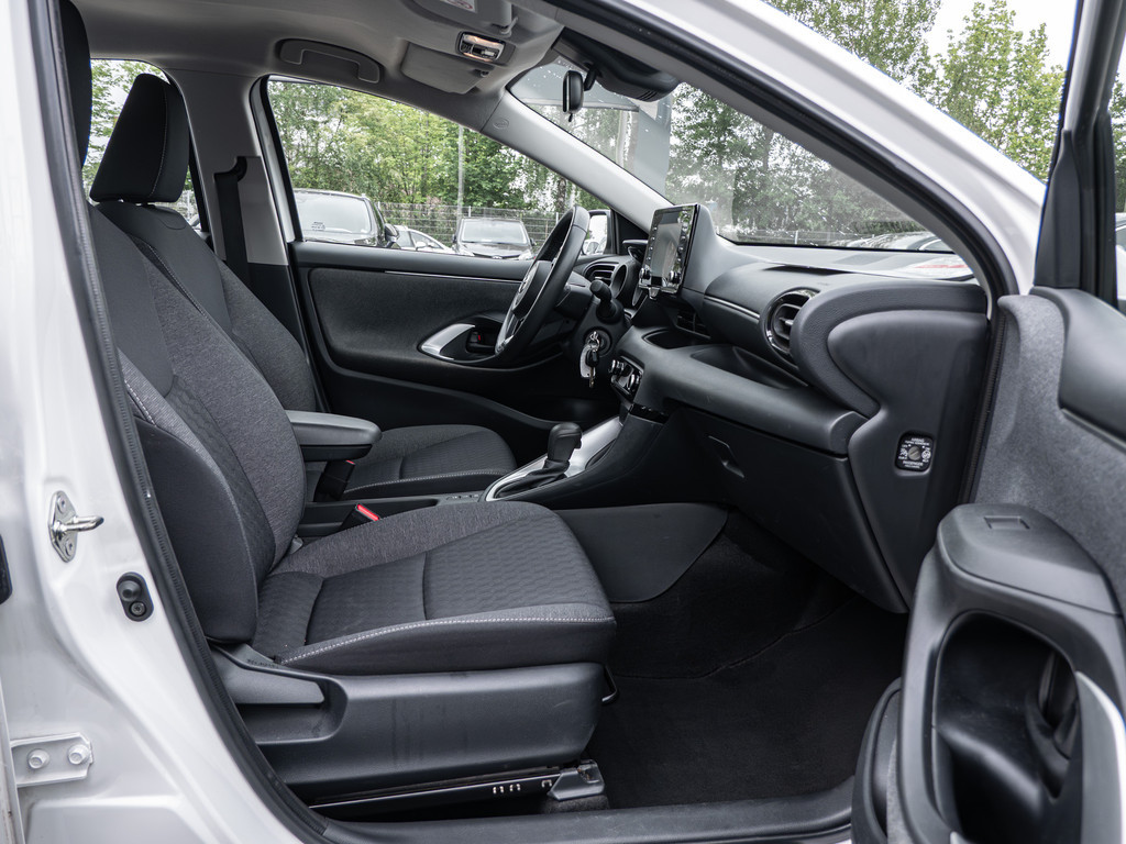 Fahrzeugansicht TOYOTA Yaris Hybrid 1.5 VVT-i Team D - Bild 5