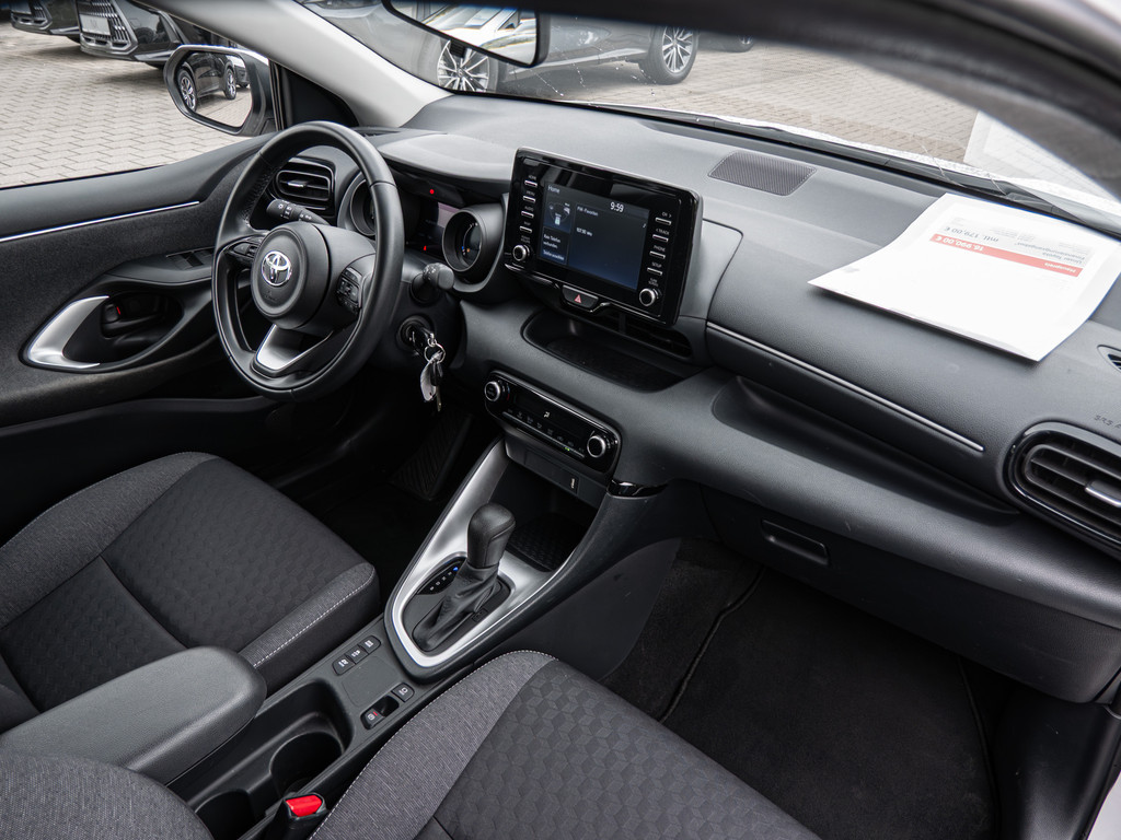 Fahrzeugansicht TOYOTA Yaris Hybrid 1.5 VVT-i Team D - Bild 6