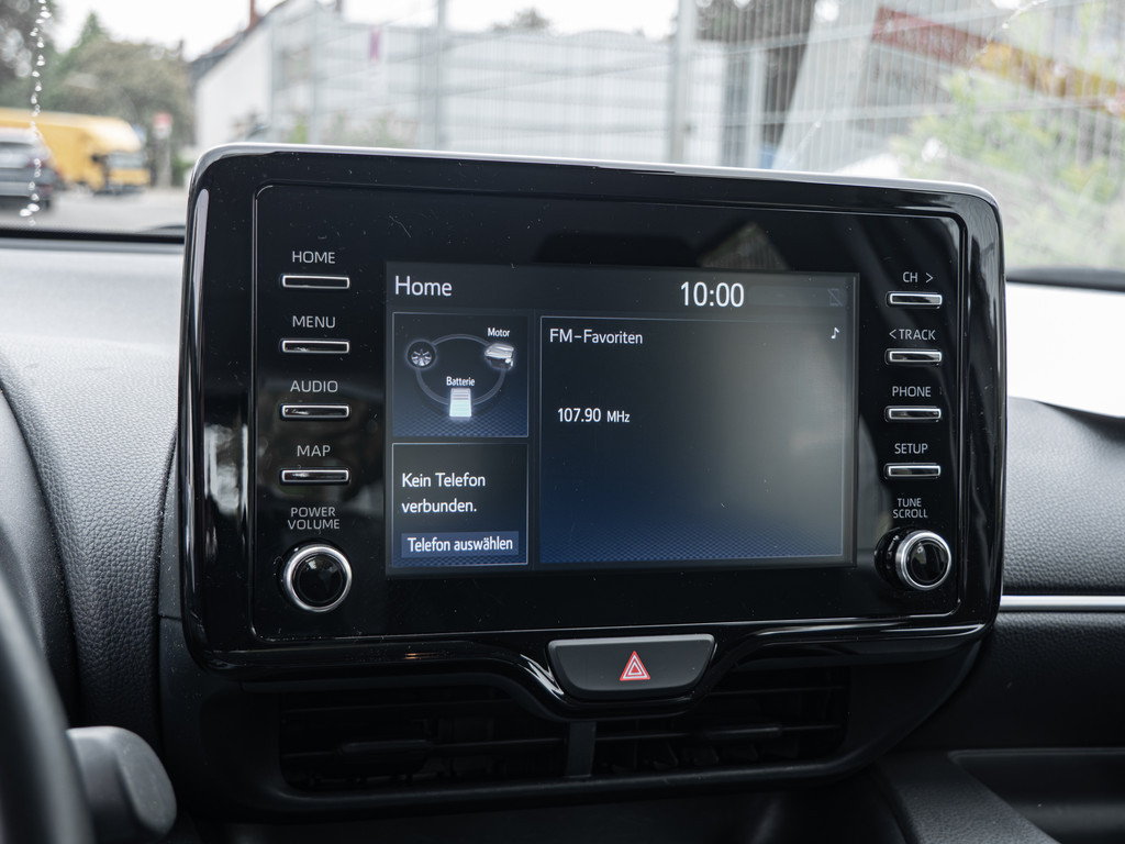 Fahrzeugansicht TOYOTA Yaris Hybrid 1.5 VVT-i Team D - Bild 9