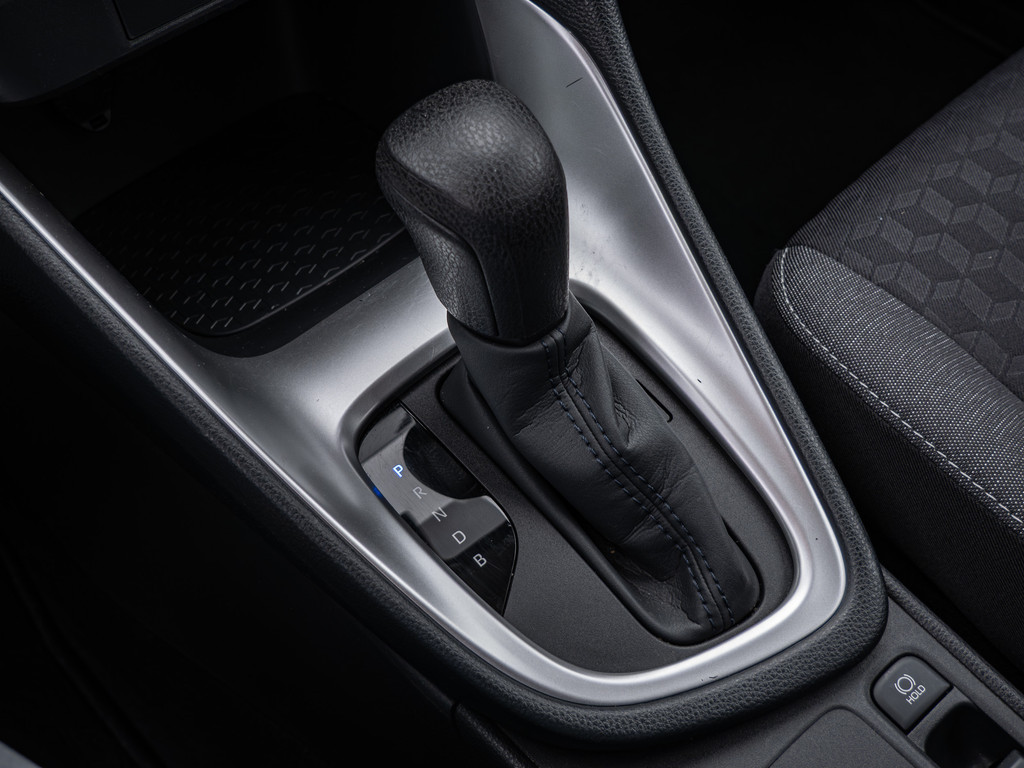 Fahrzeugansicht TOYOTA Yaris Hybrid 1.5 VVT-i Team D - Bild 15
