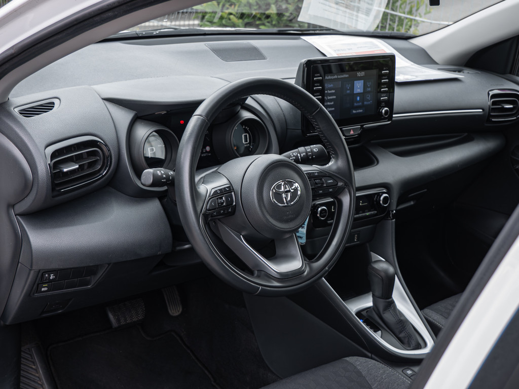 Fahrzeugansicht TOYOTA Yaris Hybrid 1.5 VVT-i Team D - Bild 27