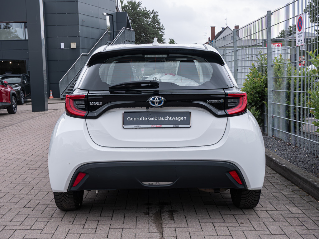 Fahrzeugansicht TOYOTA Yaris Hybrid 1.5 VVT-i Team D - Bild 33