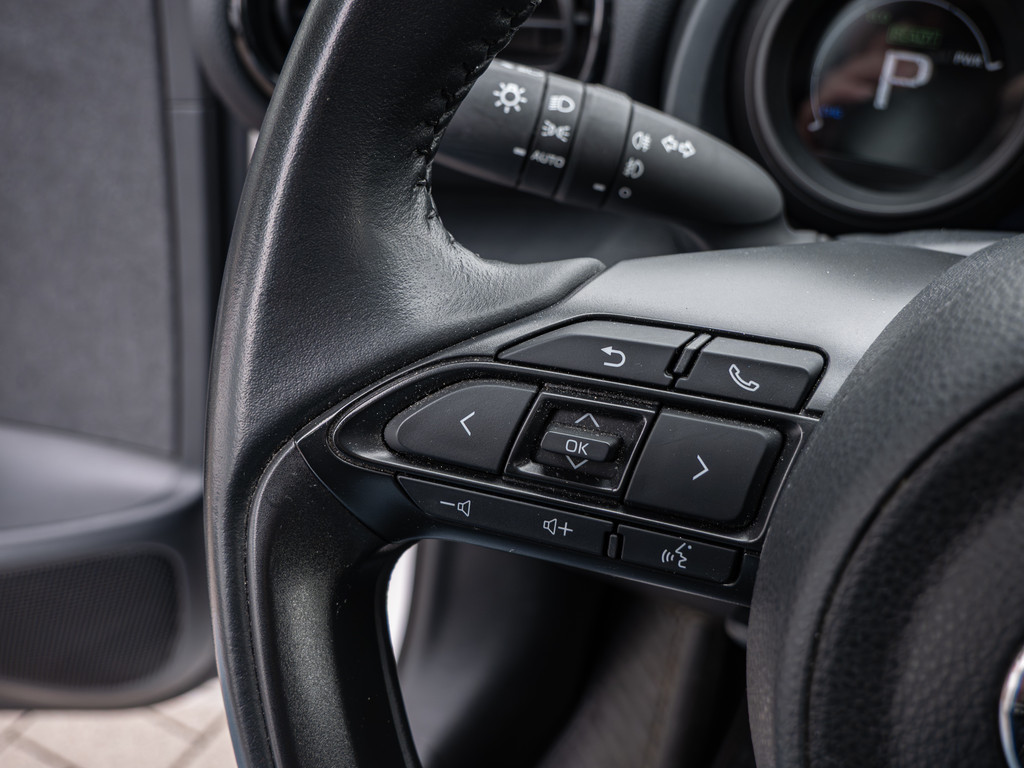 Fahrzeugansicht TOYOTA Yaris Hybrid 1.5 VVT-i Team D - Bild 19