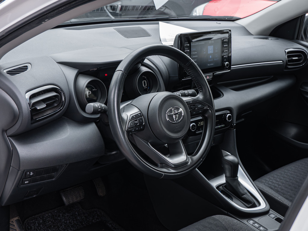 Fahrzeugansicht TOYOTA Yaris Hybrid 1.5 VVT-i Team D - Bild 22