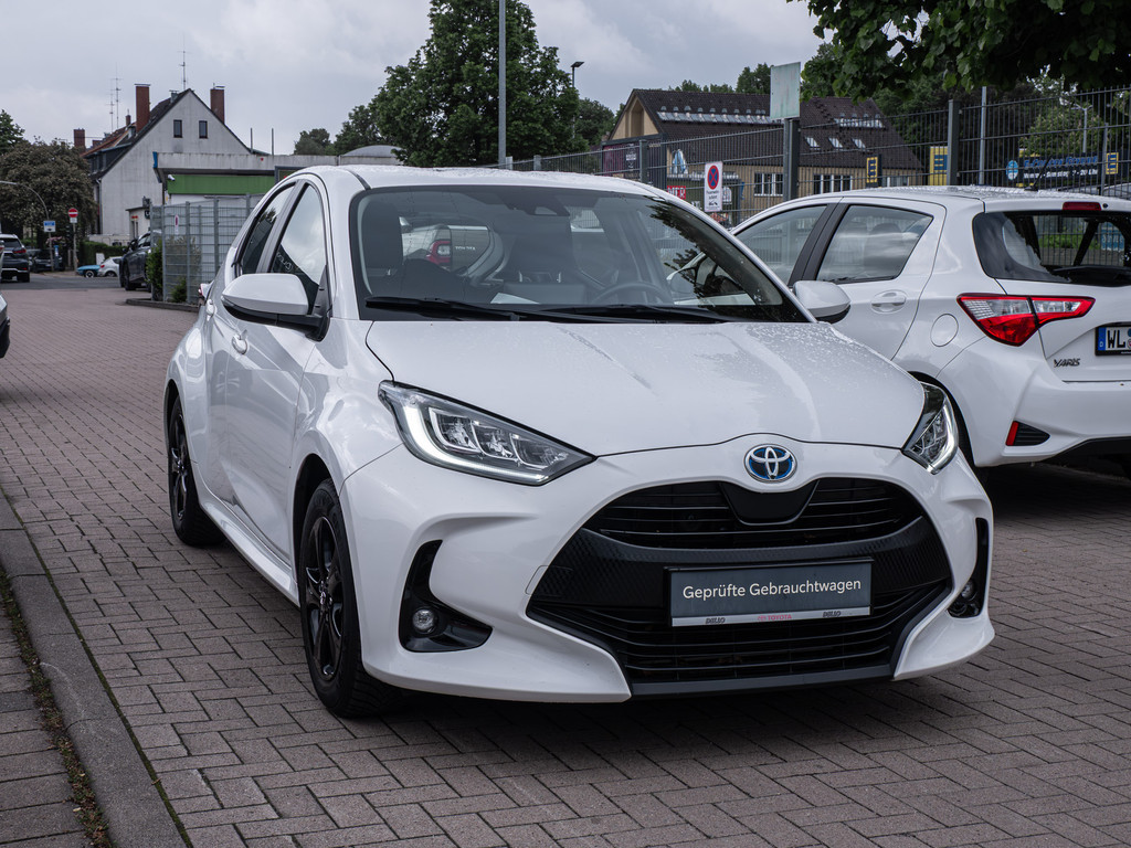 Fahrzeugansicht TOYOTA Yaris Hybrid 1.5 VVT-i Team D - Bild 23