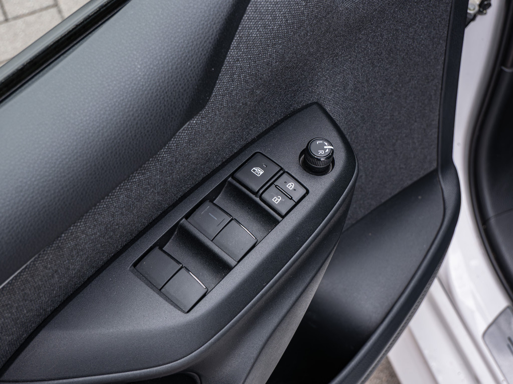 Fahrzeugansicht TOYOTA Yaris Hybrid 1.5 VVT-i Team D - Bild 26