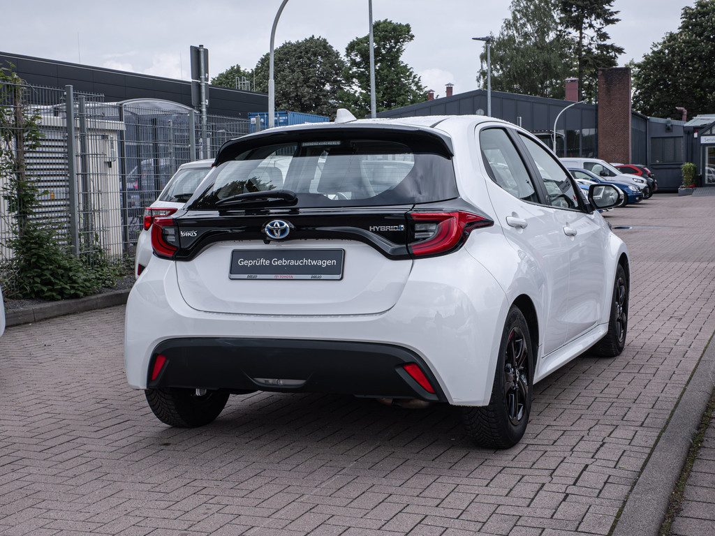Fahrzeugansicht TOYOTA Yaris Hybrid 1.5 VVT-i Team D - Bild 29