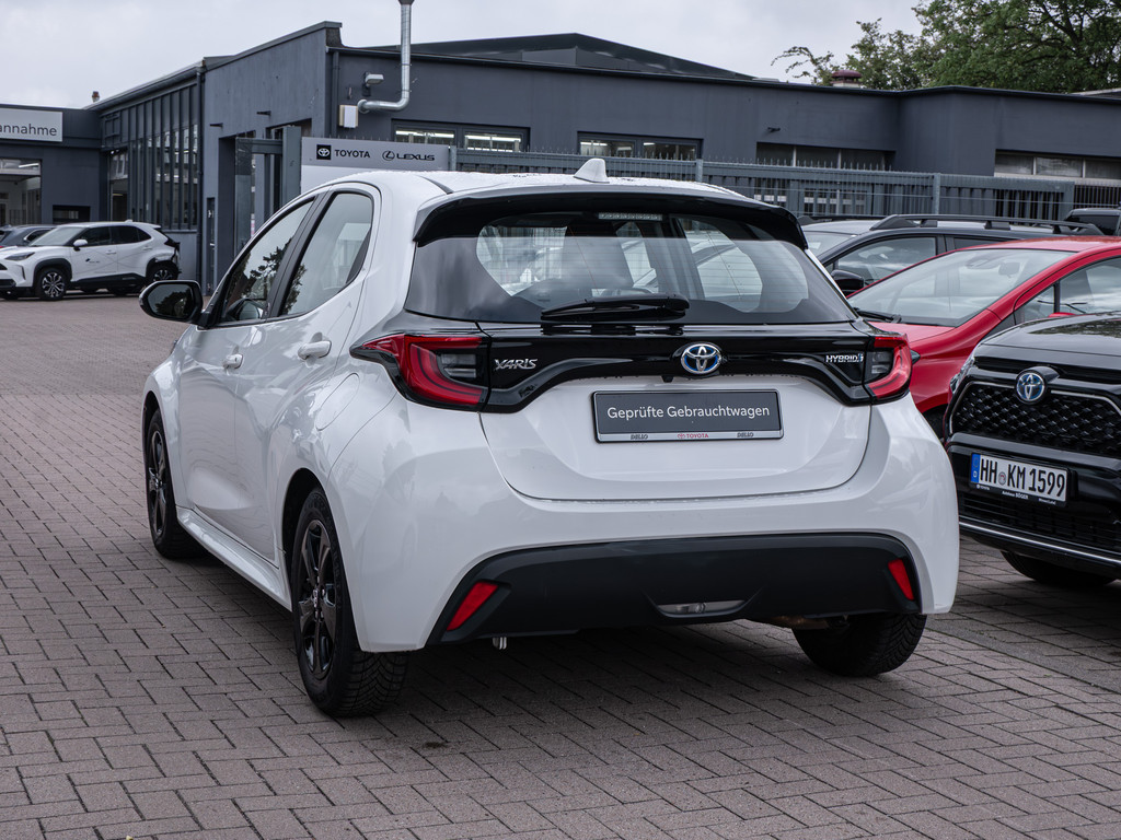 Fahrzeugansicht TOYOTA Yaris Hybrid 1.5 VVT-i Team D - Bild 32