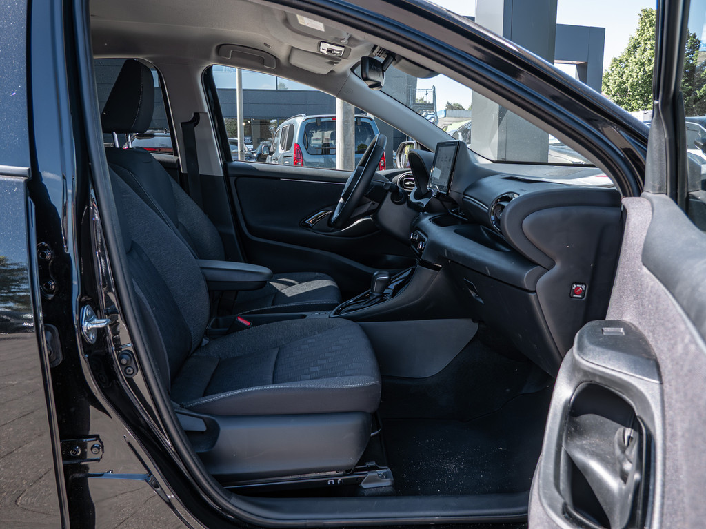 Fahrzeugansicht TOYOTA Yaris Hybrid 1.5 VVT-i Team D - Bild 3