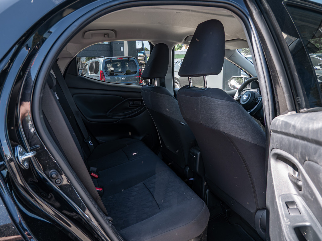 Fahrzeugansicht TOYOTA Yaris Hybrid 1.5 VVT-i Team D - Bild 4