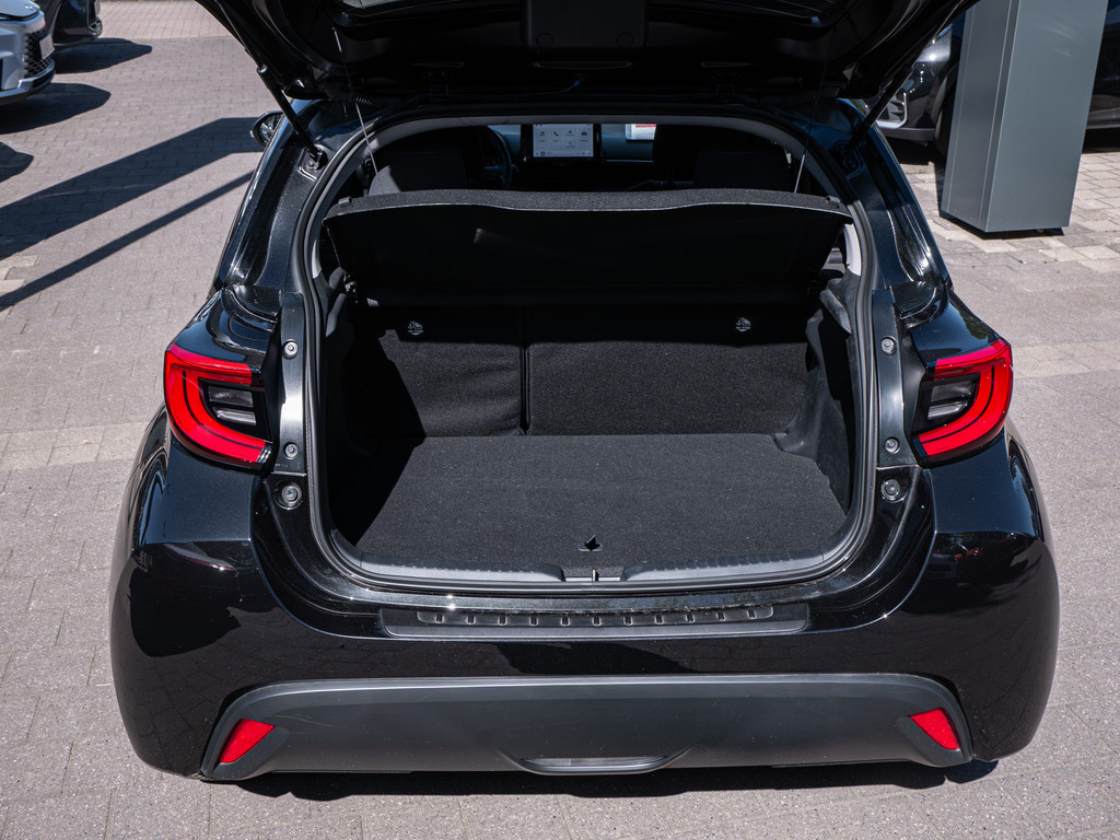 Fahrzeugansicht TOYOTA Yaris Hybrid 1.5 VVT-i Team D - Bild 8
