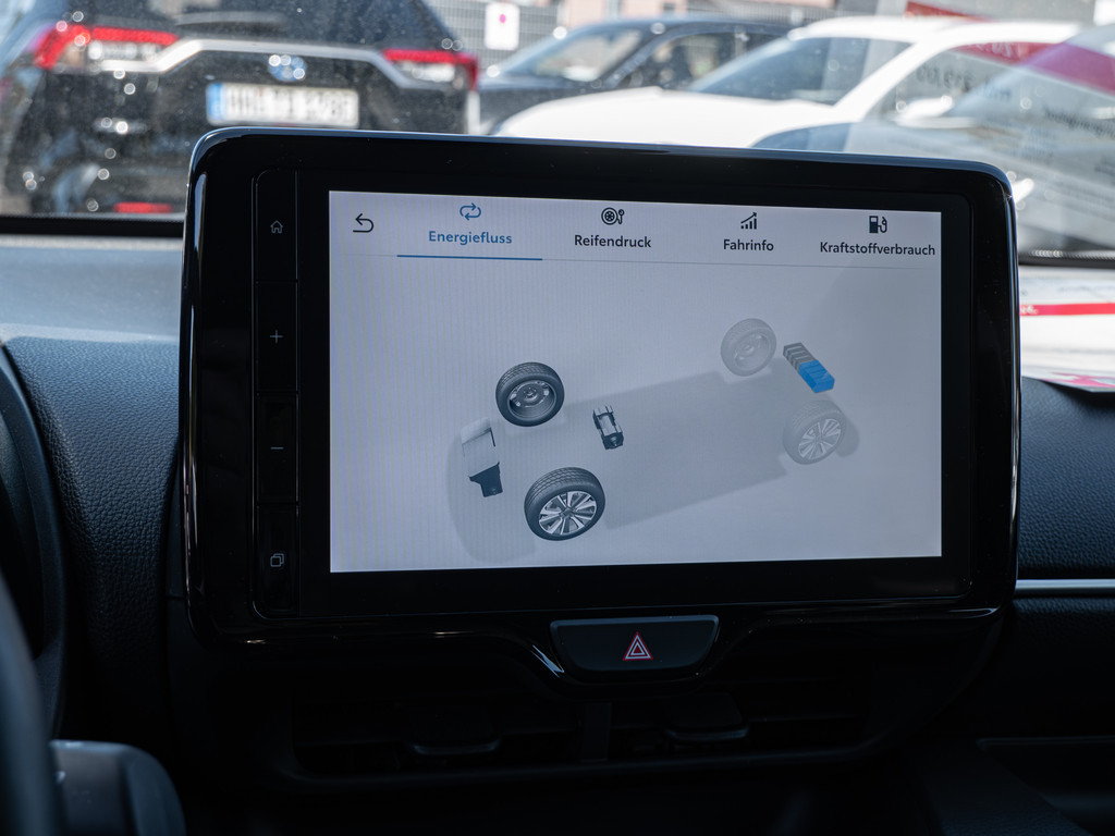 Fahrzeugansicht TOYOTA Yaris Hybrid 1.5 VVT-i Team D - Bild 11