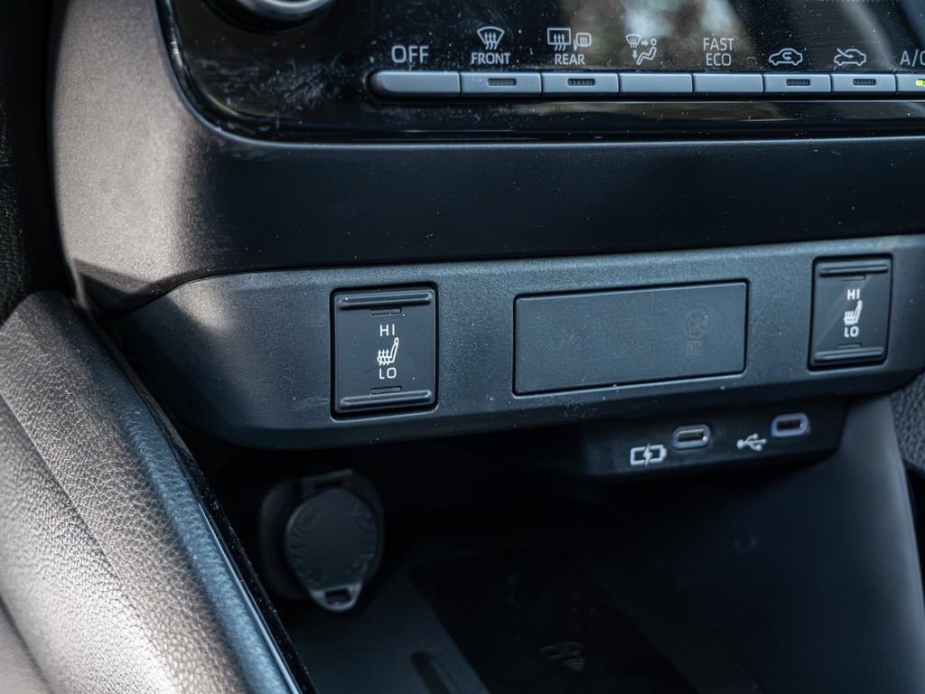 Fahrzeugansicht TOYOTA Yaris Hybrid 1.5 VVT-i Team D - Bild 16