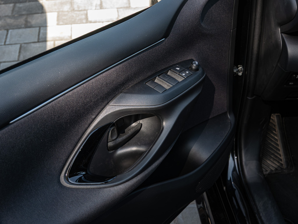 Fahrzeugansicht TOYOTA Yaris Hybrid 1.5 VVT-i Team D - Bild 32