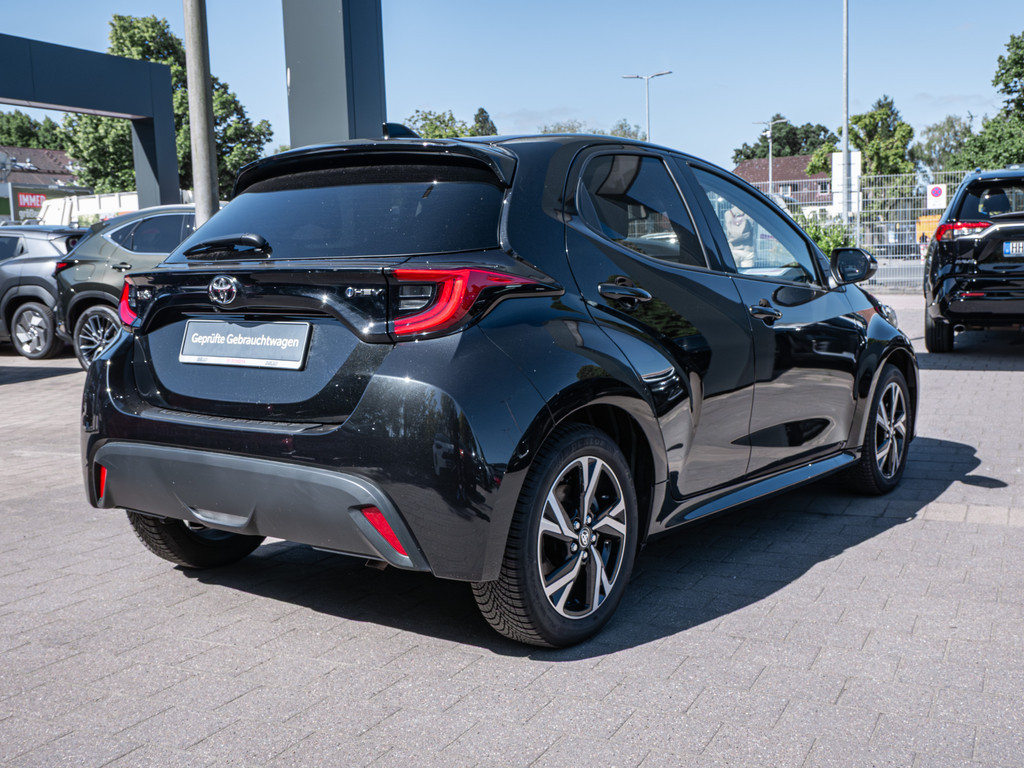 Fahrzeugansicht TOYOTA Yaris Hybrid 1.5 VVT-i Team D - Bild 36