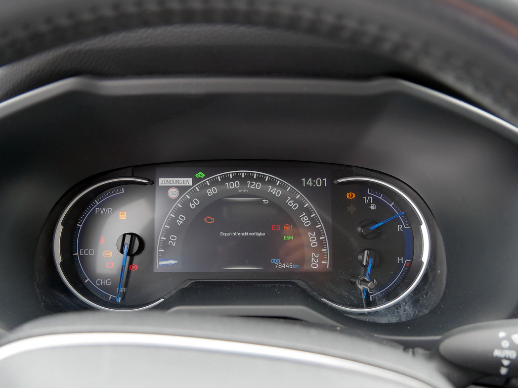 Fahrzeugansicht TOYOTA RAV4 2.5 Hybrid 4x4 Adventure - Bild 13