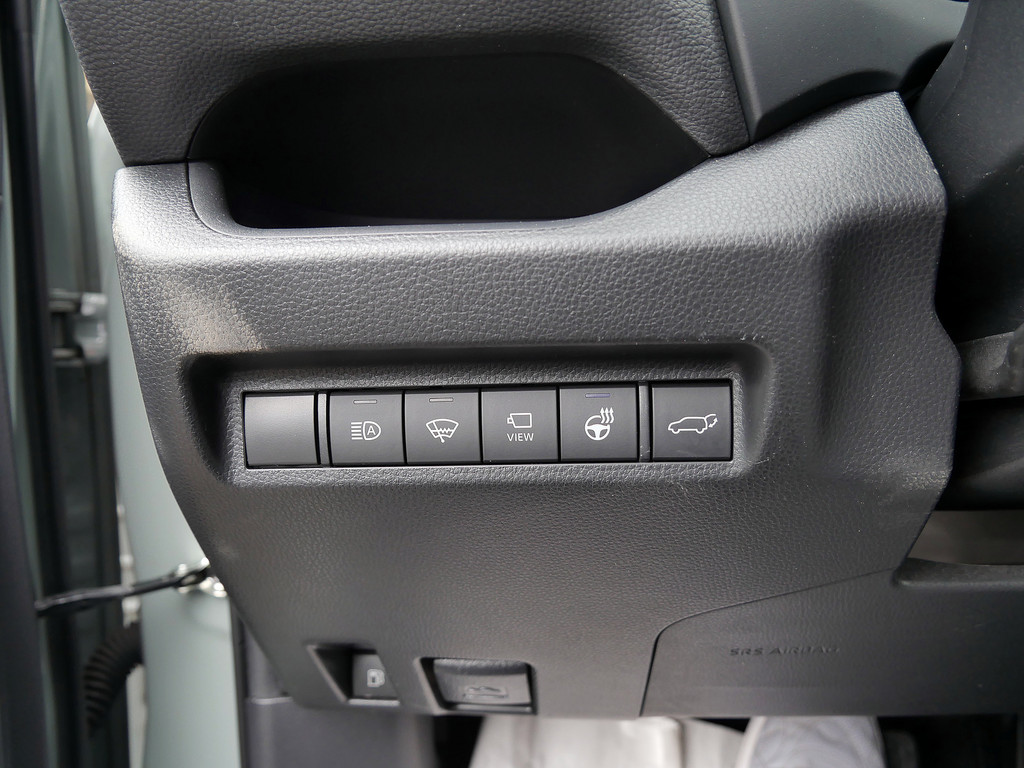 Fahrzeugansicht TOYOTA RAV4 2.5 Hybrid 4x4 Adventure - Bild 17