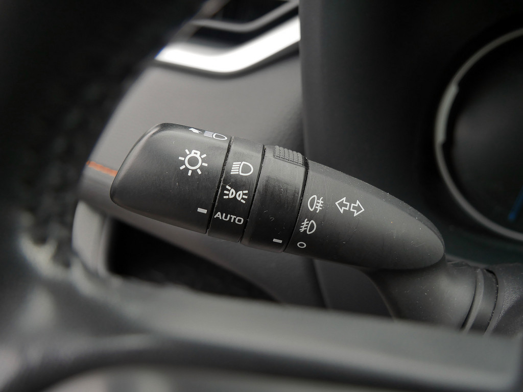Fahrzeugansicht TOYOTA RAV4 2.5 Hybrid 4x4 Adventure - Bild 18