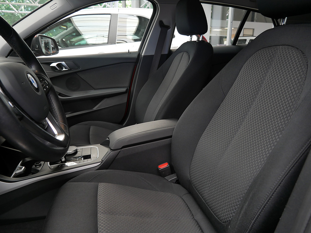 Fahrzeugansicht BMW 116 i Advantage - Bild 8