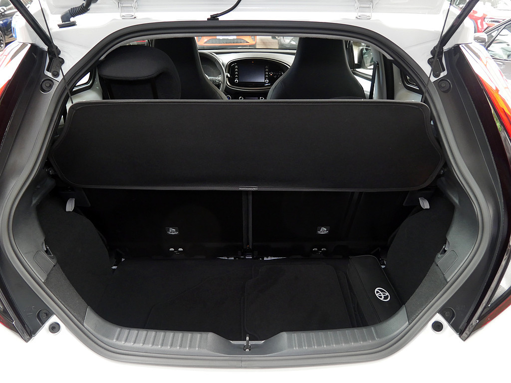 Fahrzeugansicht TOYOTA Aygo X 1.0 Play - Bild 7