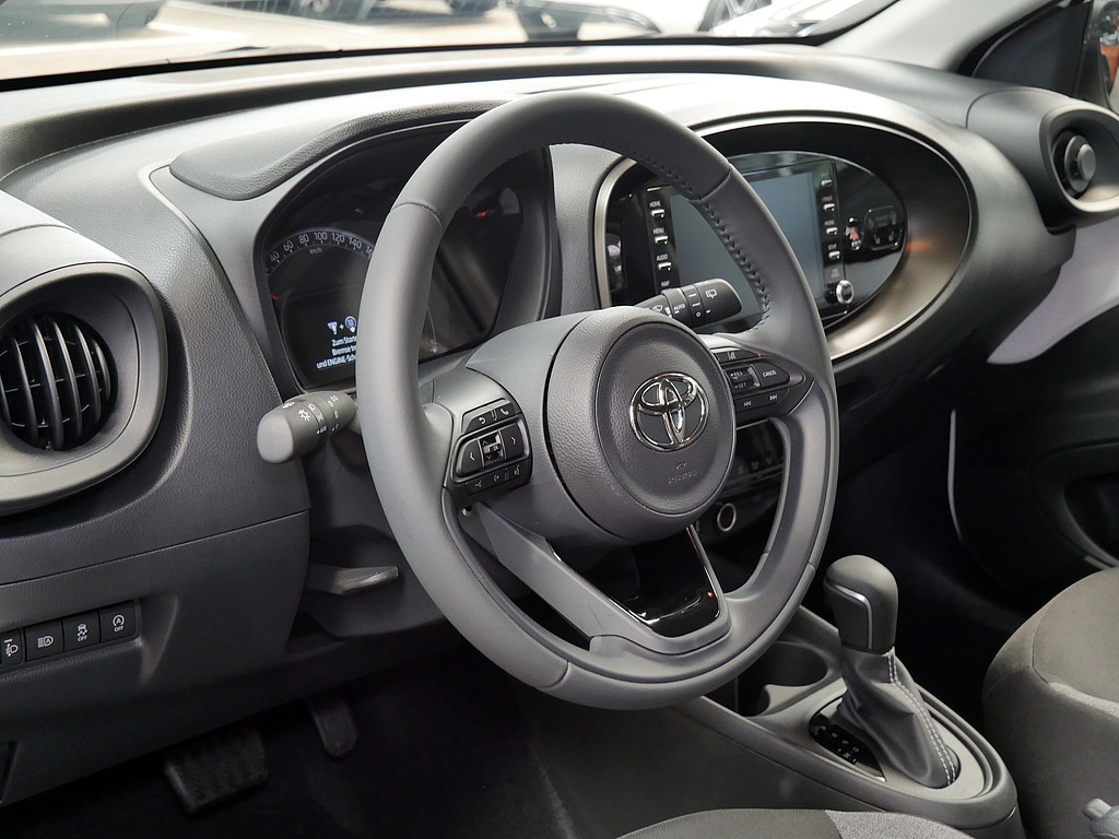 Fahrzeugansicht TOYOTA Aygo X 1.0 Play - Bild 8