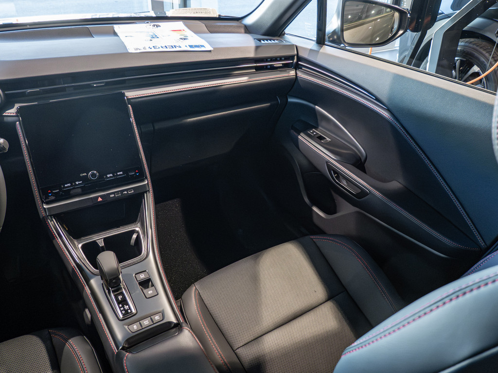 Fahrzeugansicht LEXUS LBX Elegant Black Edition - Bild 6