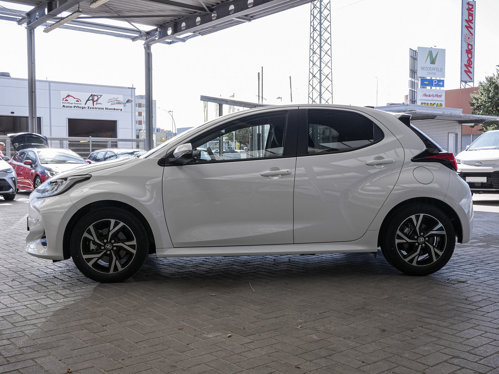 Fahrzeugansicht TOYOTA Yaris 1.5 Hybrid Teamplayer - Bild 44