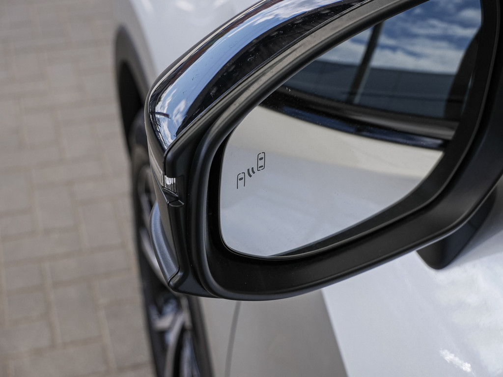 Fahrzeugansicht TOYOTA C-HR 2.0 Plug-In Hybrid FWD Teamplayer - Bild 4